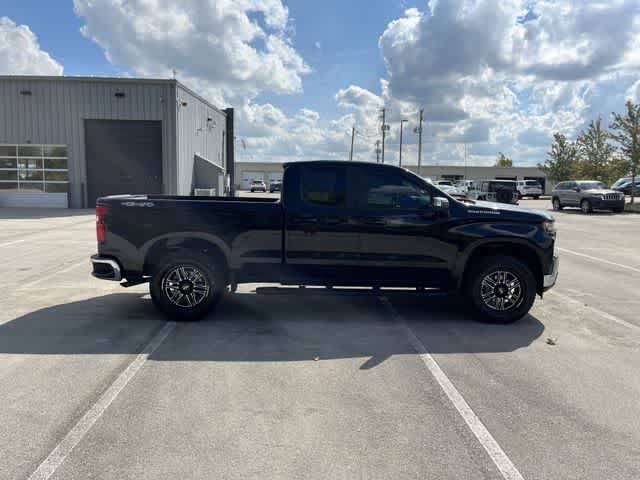 Used 2020 Chevrolet Silverado 1500 LT w/ Trailering Package AWD/4WD image 2