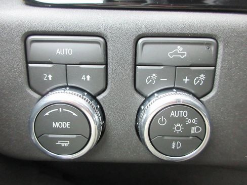 New 2026 GMC Sierra 1500 Elevation image 16