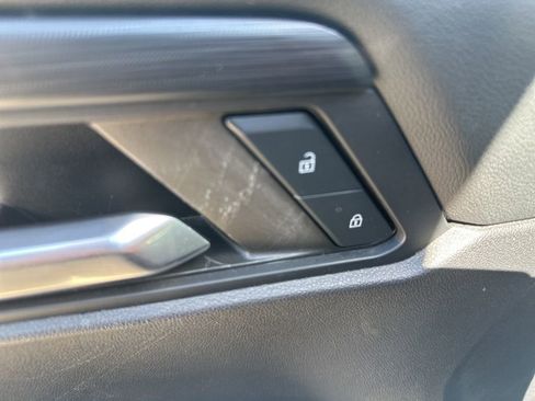 Used 2024 GMC Acadia Elevation AWD/4WD image 9