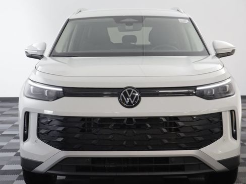 New 2026 Volkswagen Tiguan SE AWD/4WD image 21
