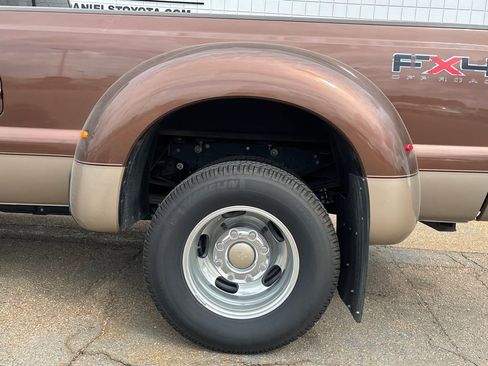 Used 2011 Ford F350 King Ranch w/ King Ranch w/Chrome Pkg image 30