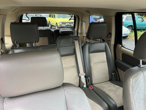 Used 2006 Ford Explorer Eddie Bauer AWD/4WD image 16