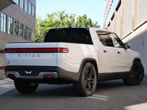 Used 2023 Rivian R1T Adventure image 6