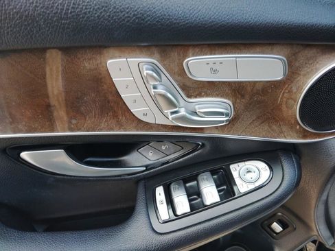 Used 2017 Mercedes-Benz GLC 300 4MATIC image 14