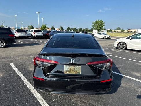 Used 2024 Honda Civic EX image 10