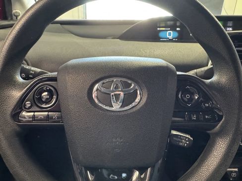 Used 2022 Toyota Prius L Eco image 17