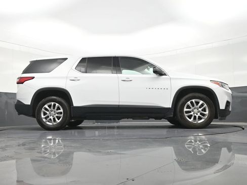 Used 2021 Chevrolet Traverse LS FWD image 29