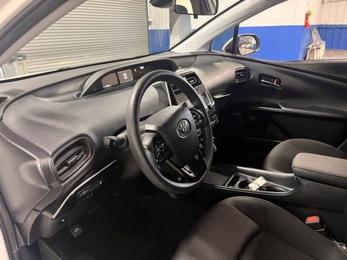 Used 2019 Toyota Prius L Eco image 23