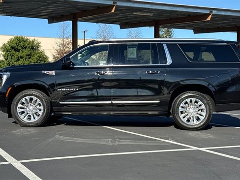 Used 2025 GMC Yukon XL Denali image 13