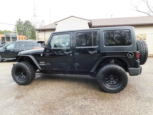 Used 2013 Jeep Wrangler Unlimited Sport AWD/4WD image 6