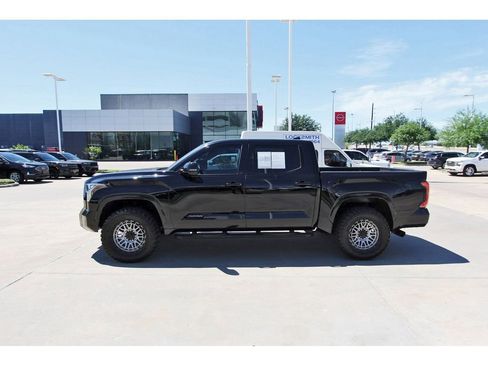 Used 2023 Toyota Tundra Platinum image 3