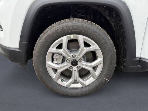 New 2026 Jeep Compass Latitude image 9