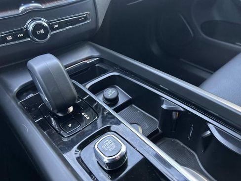 Used 2024 Volvo XC60 B5 Plus w/ Protection Package Premier image 33