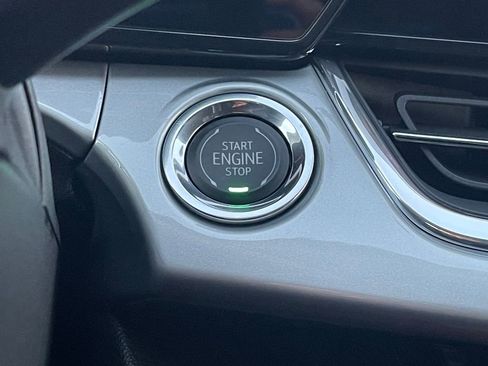 Used 2025 Chevrolet Trax LT w/ LT Convenience Package image 23