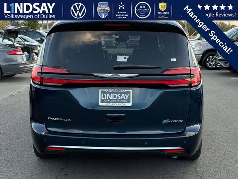 Used 2023 Chrysler Pacifica Limited image 5