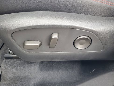 Used 2025 Chevrolet Traverse RS w/ LPO, Floor Liner Package image 21