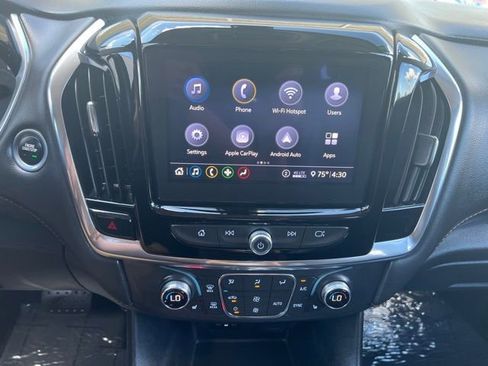 Used 2021 Chevrolet Traverse LT image 22