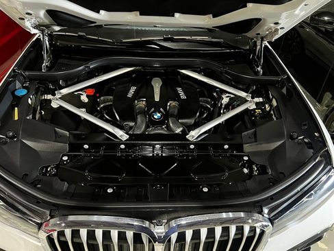 Used 2019 BMW X7 xDrive50i w/ M Sport Package AWD/4WD image 53