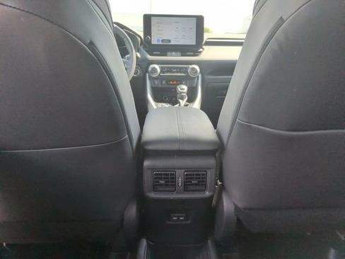 Used 2024 Toyota RAV4 XSE AWD/4WD image 31