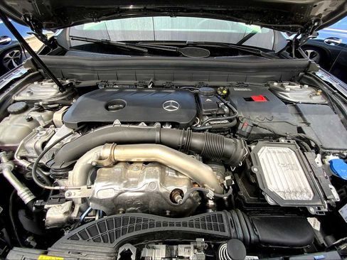 New 2025 Mercedes-Benz GLB 250 image 18