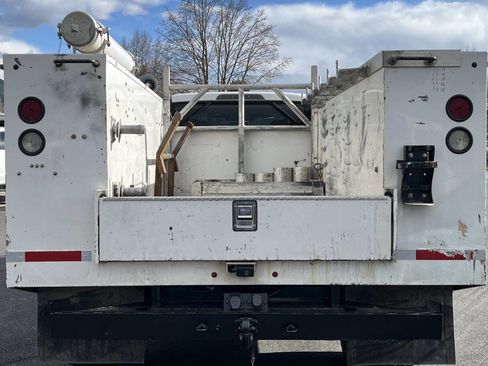 Used 2018 Ford F550 4x4 Crew Cab Super Duty image 6