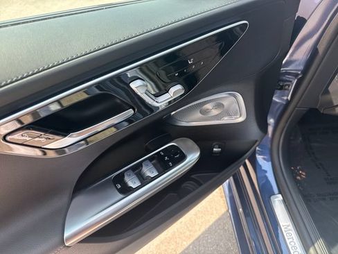 Used 2024 Mercedes-Benz C 300 4MATIC Sedan image 11