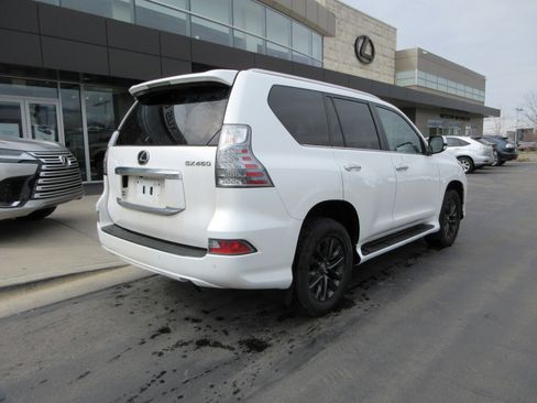 Used 2021 Lexus GX 460 Premium w/ Premium Package image 9