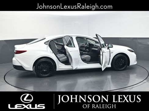 Used 2026 Toyota Camry LE image 32