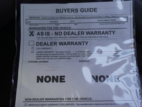 Used 2019 Jeep Cherokee Latitude Plus w/ Comfort/Convenience Group image 40