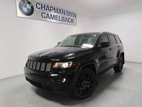 Used 2021 Jeep Grand Cherokee Laredo X AWD/4WD image 1