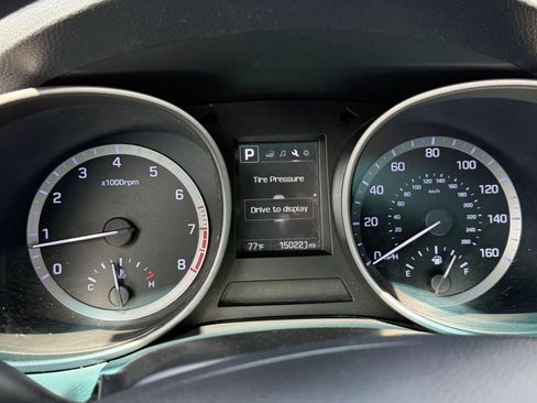 Used 2018 Hyundai Santa Fe Sport FWD image 18