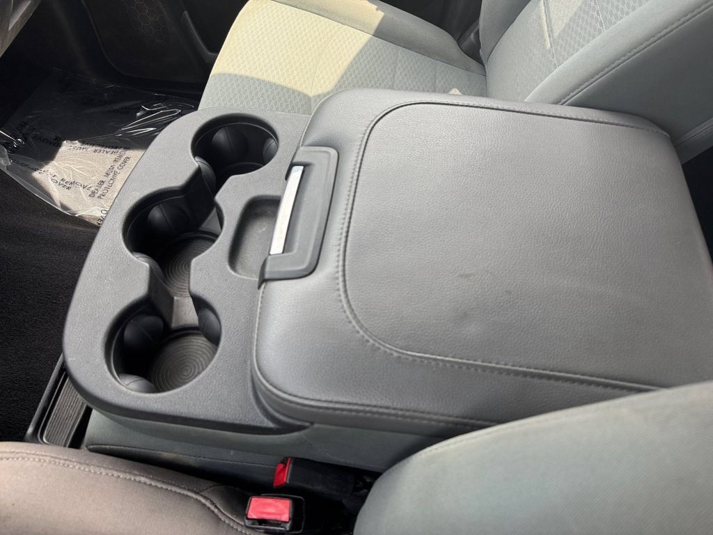 Used 2018 RAM 1500 Classic SLT AWD/4WD image 26