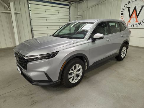 Used 2023 Honda CR-V LX image 2