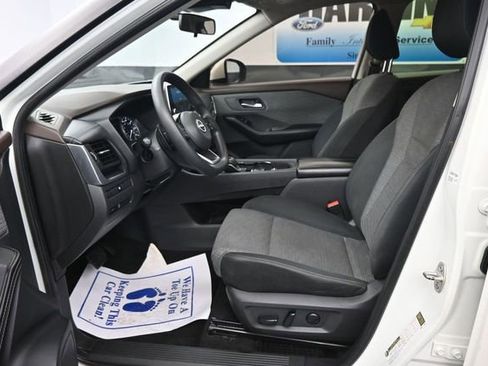 Used 2023 Nissan Rogue SV FWD image 12