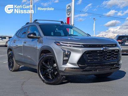 Used 2025 Chevrolet Trax ACTIV w/ Sunroof Package