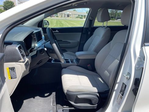 Used 2021 Kia Sportage LX AWD/4WD image 8