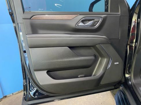 Used 2023 Chevrolet Tahoe High Country AWD/4WD image 32