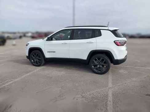 New 2026 Jeep Compass Latitude image 7