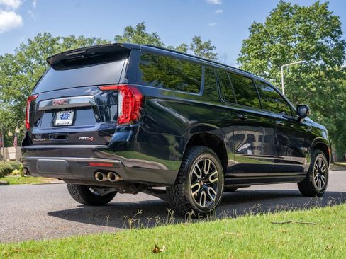 Used 2023 GMC Yukon XL AT4 w/ AT4 Premium Package AWD/4WD image 5