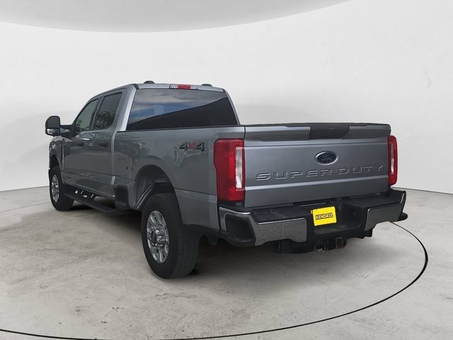 Used 2023 Ford F350 XLT AWD/4WD image 7