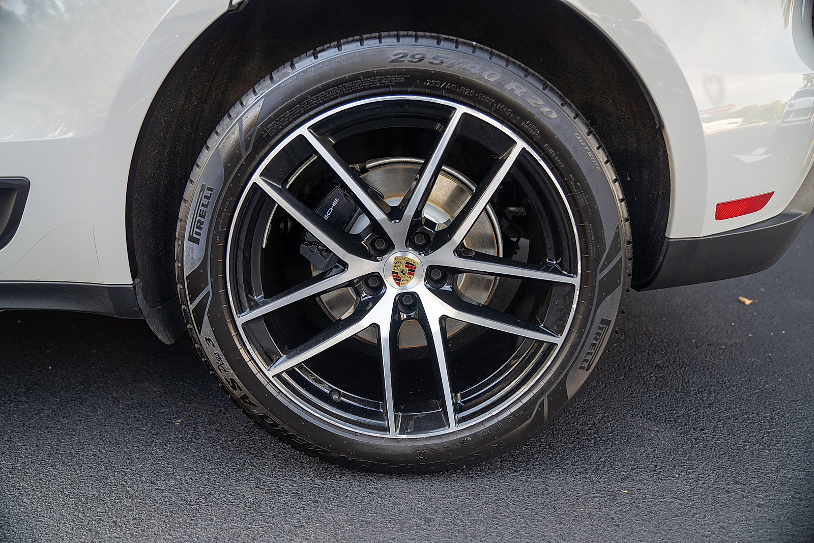 Certified 2023 Porsche Macan AWD/4WD image 24