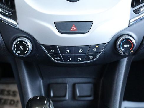 Used 2018 Chevrolet Cruze LS image 38
