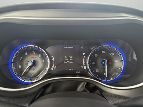 Used 2024 Chrysler Pacifica Touring-L image 20