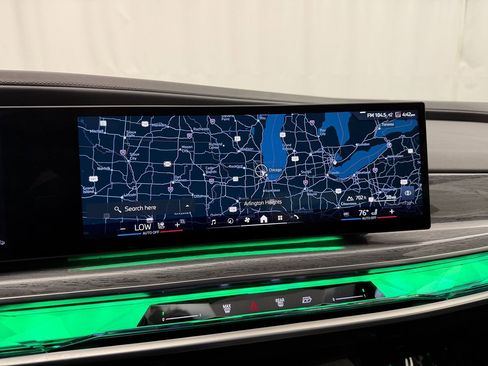 Used 2024 BMW 740i xDrive image 34