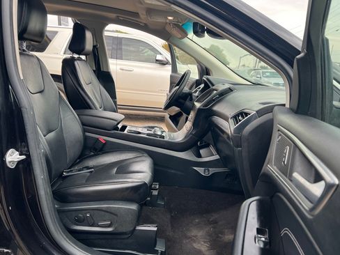 Used 2020 Ford Edge Titanium FWD image 15