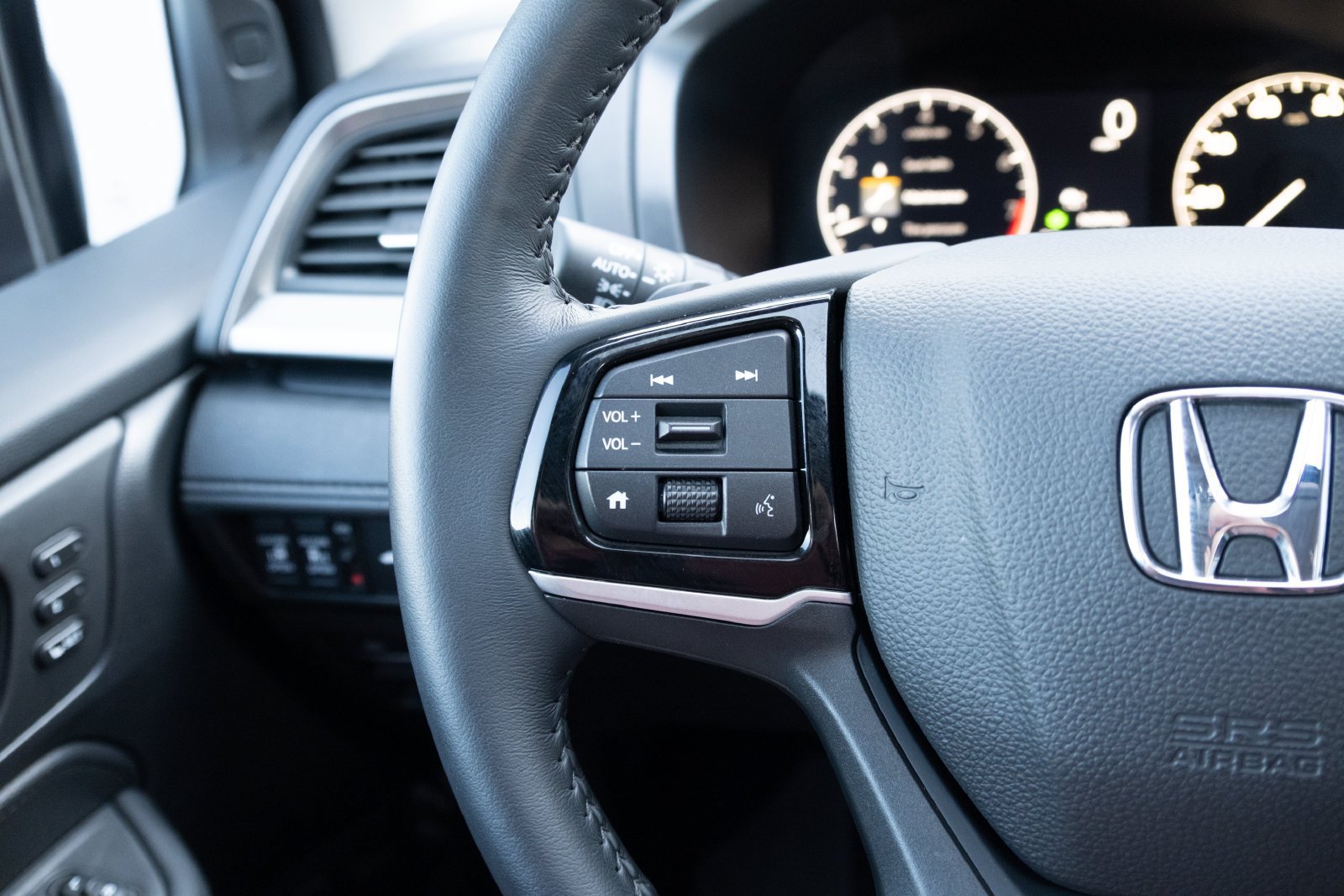 Used 2025 Honda Odyssey EX-L image 7