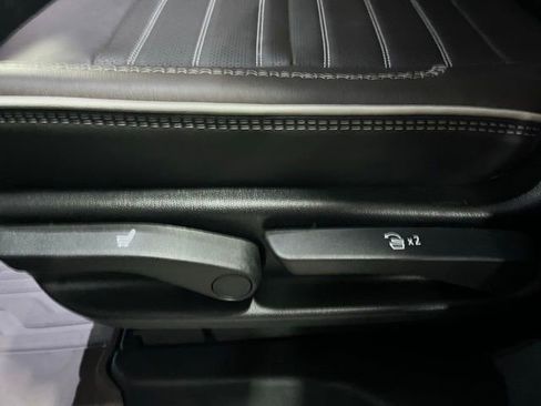 Used 2025 GMC Yukon Denali Ultimate w/ LPO, Floor Liner Package AWD/4WD image 15