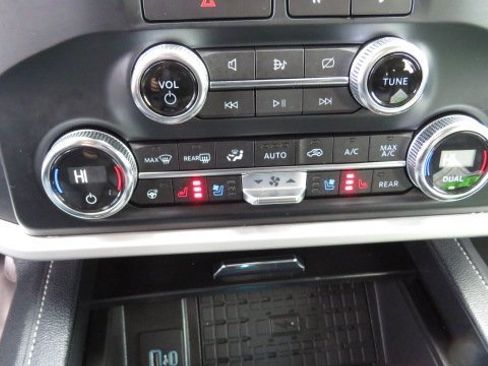 Certified 2022 Ford Expedition XLT image 20