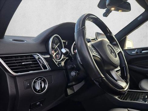 Used 2017 Mercedes-Benz GLS 450 4MATIC image 10