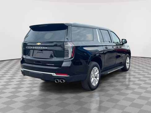 Used 2025 Chevrolet Suburban Premier AWD/4WD image 5